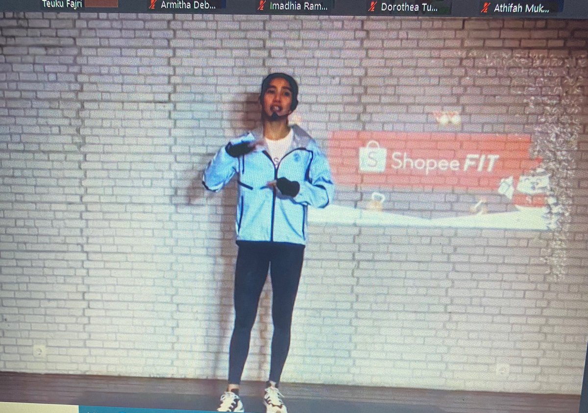 kitkatcranci's tweet image. HAHA akhirnya ikut kelas olahraga online. dr dulu pgn tp kok hmm ga rela ya bayarnya wkwk akhirnya ada kelas gretong. mari kita strong nation (gatau sih ini olahraga apa, ikut aja dulu)😌 #LifeAtShopee