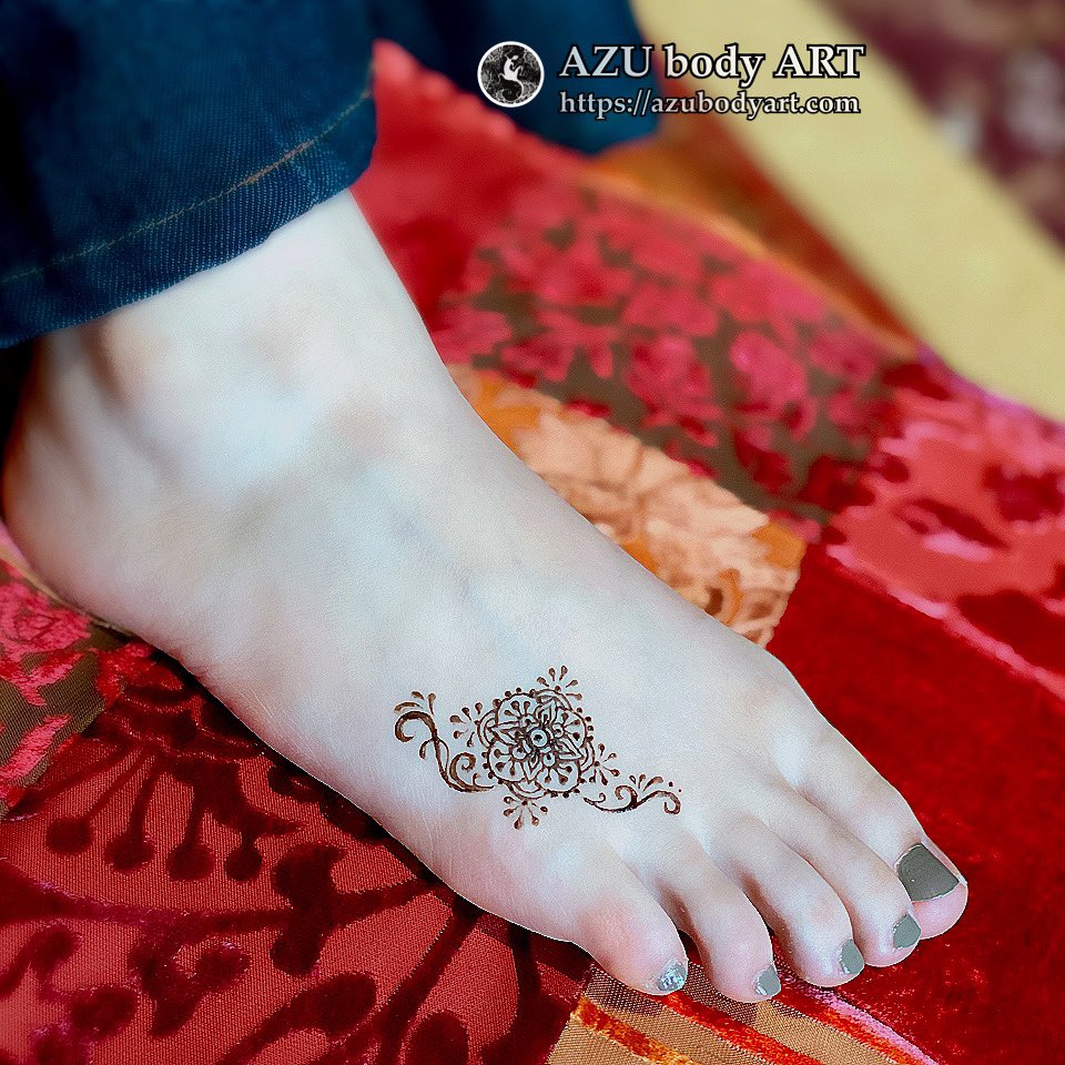 Azu Body Art ジャグアタトゥー大阪 ヘナタトゥー大阪 ワンポイントミニ曼荼羅 お持ち込みデザインアレンジの花人間 グルグル ジャグアタトゥー大阪 ジャグア ジャグアタトゥー メヘンディ ヘナタトゥー ヘナアート ボディーアート ボディー