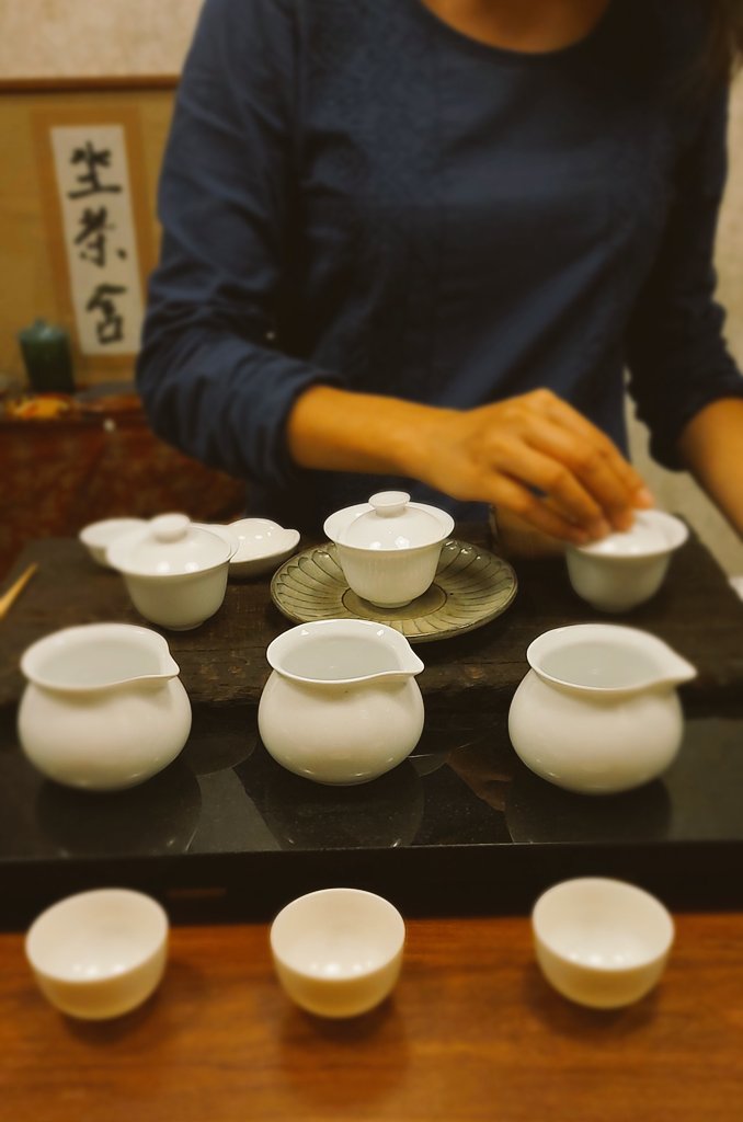 Doing tea tasting for huang jin gui, jin xuan and tie guan yin because I can't tell the differences  #TeaTimeWithKC