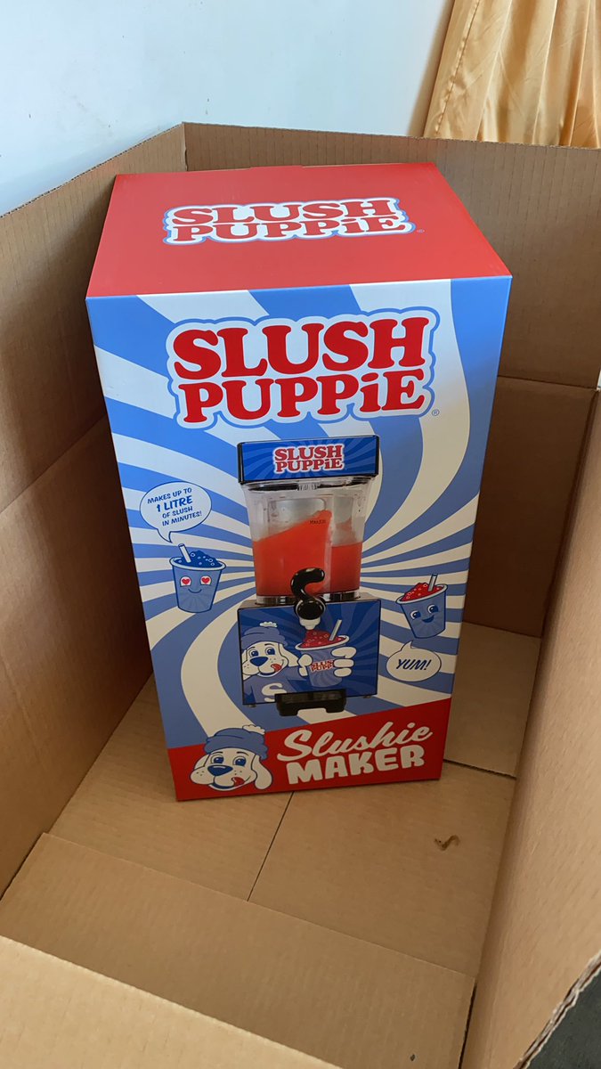 MillieMoppett's tweet photo. MY #SLUSHPUPPY Machine HAS ARRIVED! Very happy lady 💃💃 #thursdayvibes https://t.co/ohpAqkjT4B