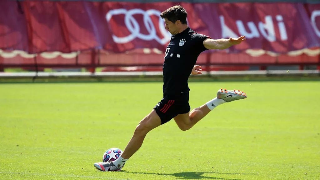 Lewandowski Shooting : Lewandowski Itching For Dortmund Showdown The