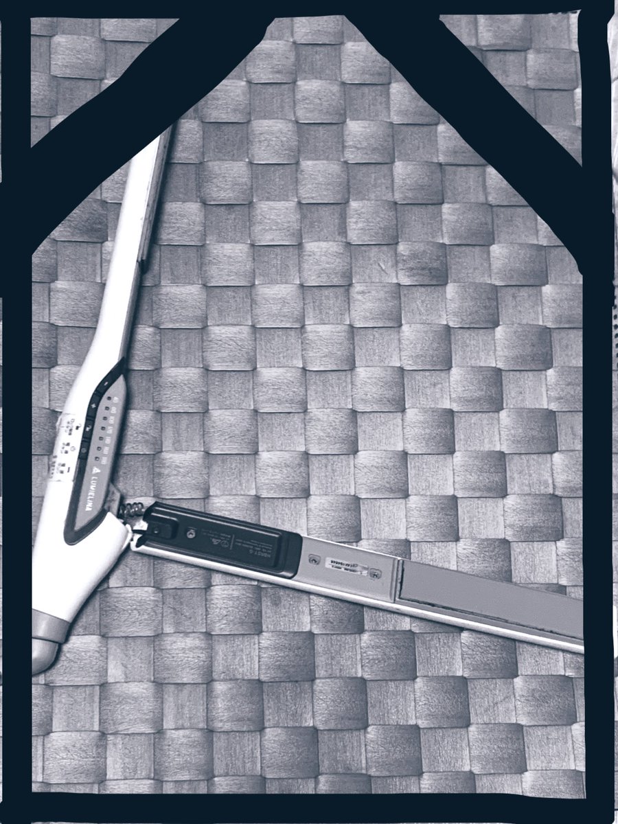 西尾夕香 グッバイヘアアイロン 壊れたのは悲しすぎだけど ばねがビヨーンと出てて あ 壊れてる描写によくあるやつ と思ってなんか感動もした いや 悲しいけど