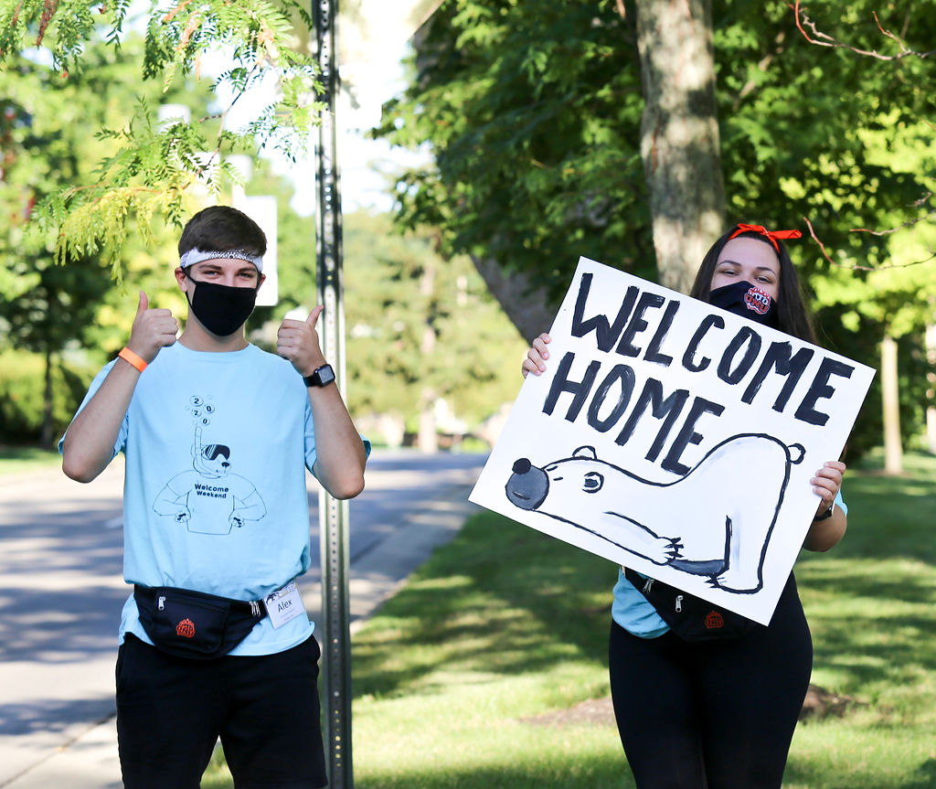 ohionorthern's tweet photo. We couldn’t see them, but we know there were lots of big smiles under all those masks today during new student move-in day. Welcome to ONU!!! #MaskUpONU https://t.co/vAA9aBIfbO