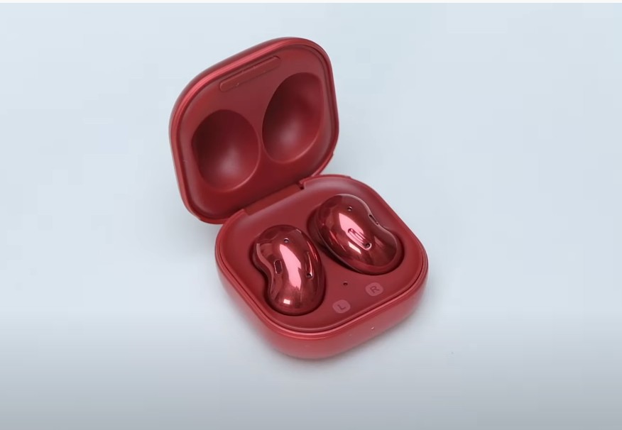 MaxWinebach @UniverseIce Galaxy Buds 