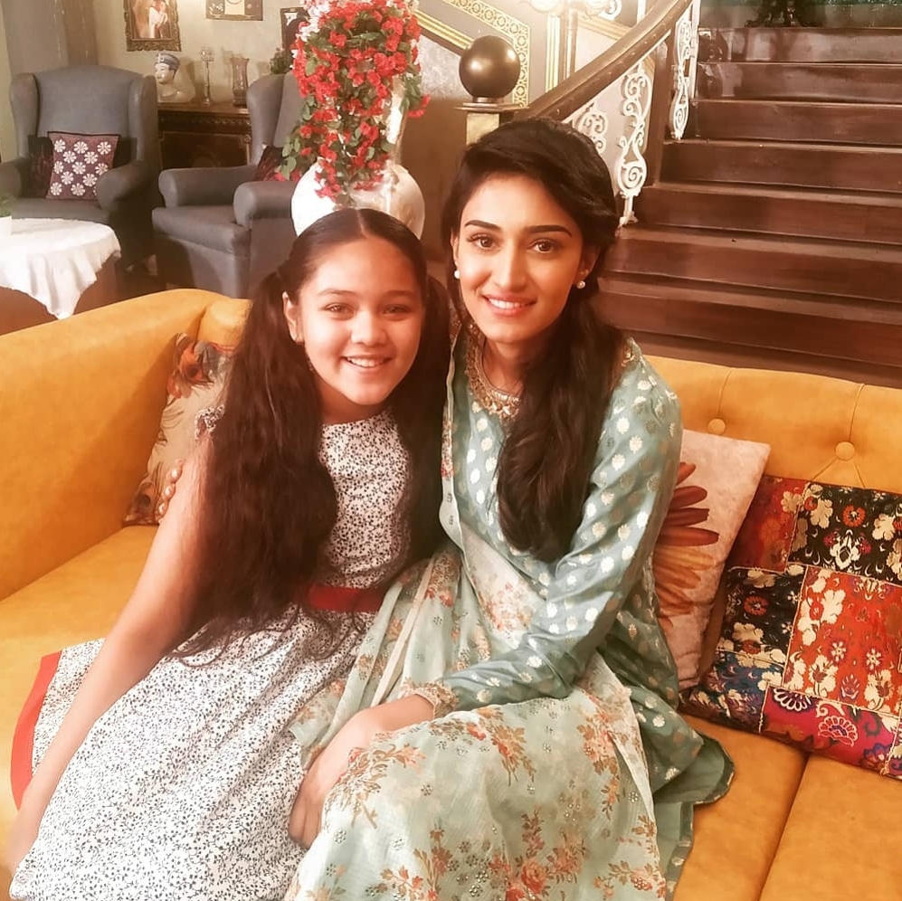 ejf_heartbeat's tweet photo. Such A Beautiful Picture Of @IamEJF and Tasheen ( Sneha ) Their Smile 😍

#PrernaSharma &amp; #SnehaPrernaSharma 🤗💙

#EricaFernandes
#KasautiiZindagiiKay https://t.co/X9qi1bFGJQ