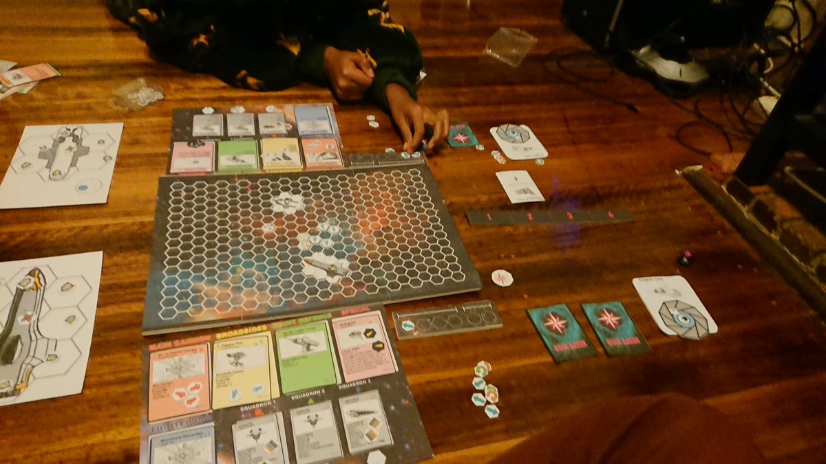 5volt3's tweet photo. Thursday evening playtest
#stareater #boardgames #spaceoff https://t.co/rSYXf4dAdC