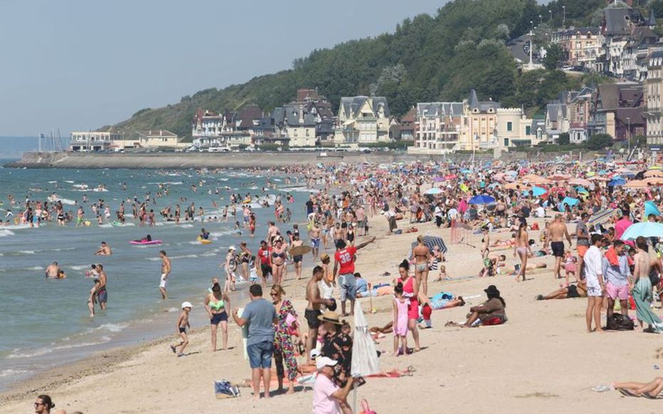 le_Parisien's tweet photo. 1700 nouveaux cas de #COVID__19 ont été détectés en France en 24 heures, soit autant que le 30 mai
➡ Cela ne signifie pas pour autant que la circulation du virus est aussi importante qu'il y a 3 mois. Explications >
https://t.co/gXPgAhHB7v https://t.co/qEoaZwl8uA
