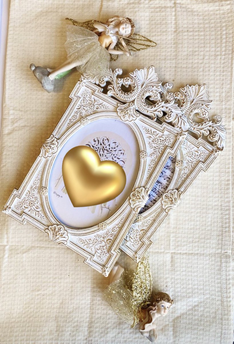 Layeg_ae's tweet photo. That was a special drawing we did for a lovely client 😄💛💛♥️ https://t.co/OSlM47NZti