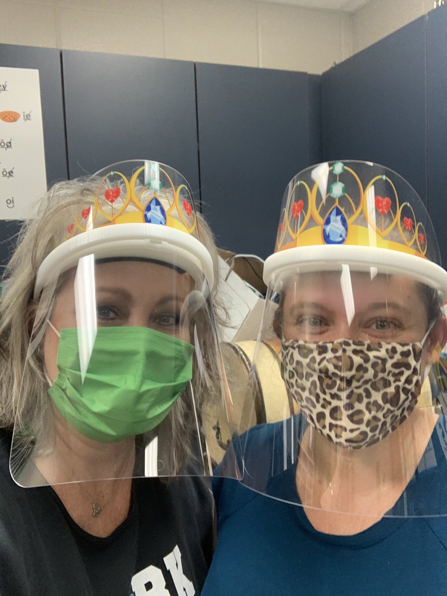 When you have to be safe, we will do it with our crowns on🙌🏻 <a href="/HumbleISD_EGE/">Elm Grove Elementary</a> <a href="/LuciSchulz1/">Luci Schulz</a> @LisaNewcomb_ege <a href="/cassie_pfeifer/">Cassie Pfeifer</a> #egetakingflight
