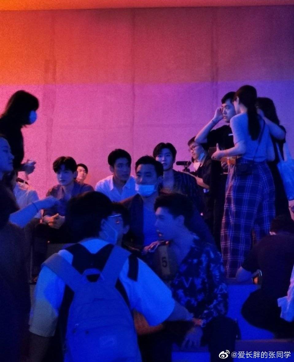 zhangjuun's tweet photo. Don't touch me we got another 2% moment again I wanna cry😭😭😭 https://t.co/OTjVTX2ip8