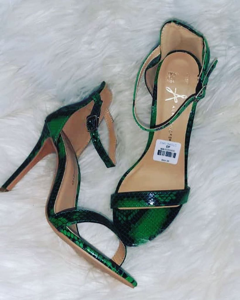 UgFootsy's tweet photo. Heels at only 60k. 
#dontdmforprices
#amazingdeals https://t.co/F8MsjmP28T