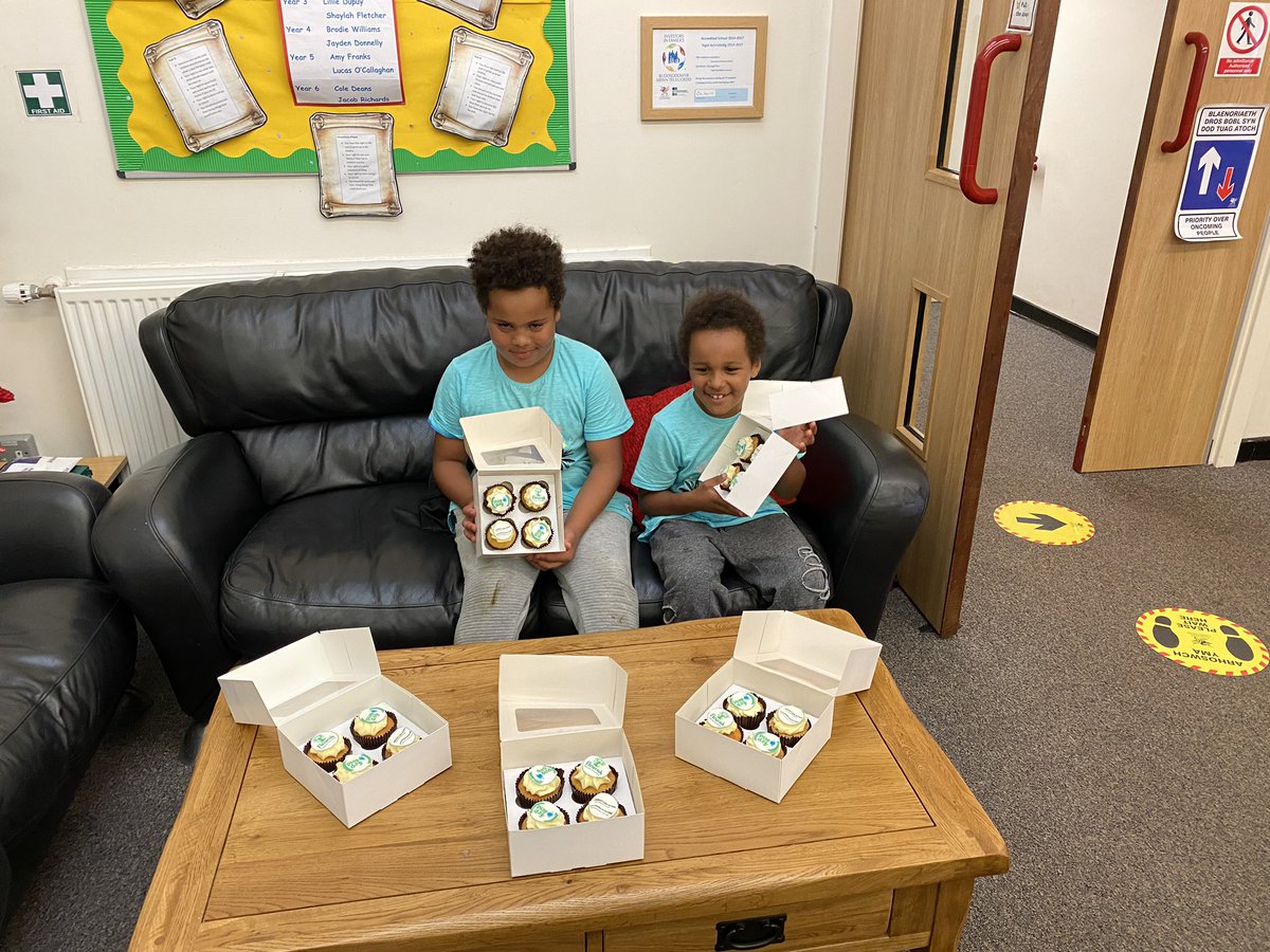 pencaerauprima1's tweet photo. Lovely delivery of cupcakes from play team! @cardiffcouncil #playday2020 https://t.co/ctHkimliOx