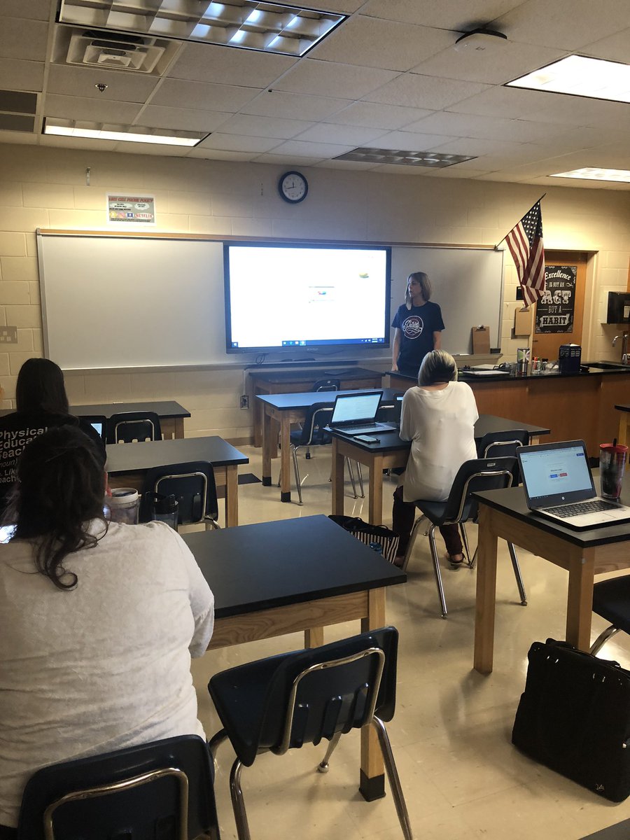 PenniArner1's tweet photo. Starting the day with collaborative learning in an Edcamp Style Unconference! Liberty Strong! A big thank you to Tracey Abercrombie #Flipgrid #itslearning #Nearpod #MyVRSpot #TeamsMeeting #VideoCreations #masks https://t.co/IieLRJhCya