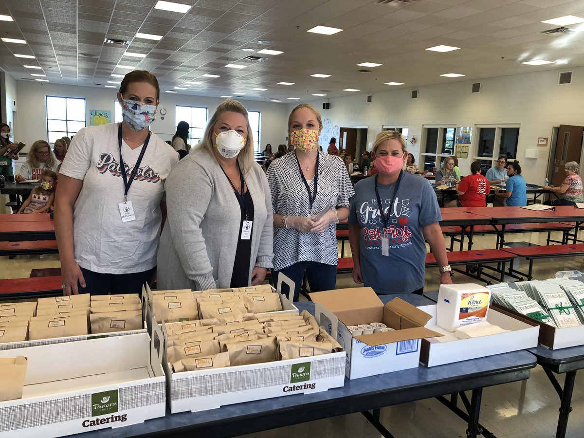 TweetDCS_LPS's tweet photo. Thank you to our fabulous @LPS_PTO for breakfast this morning! We are beyond blessed to have the best parents to support and encourage our staff! #ThankfulAndBlessed #TeamDCS #LPSRocks https://t.co/QiEagoRUyv