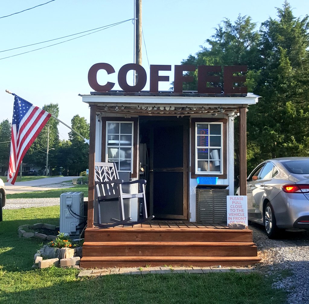 trianglexplorer's tweet photo. Morning coffee view in downtown Youngsville. #DriveThru https://t.co/iOb6ZW1orN