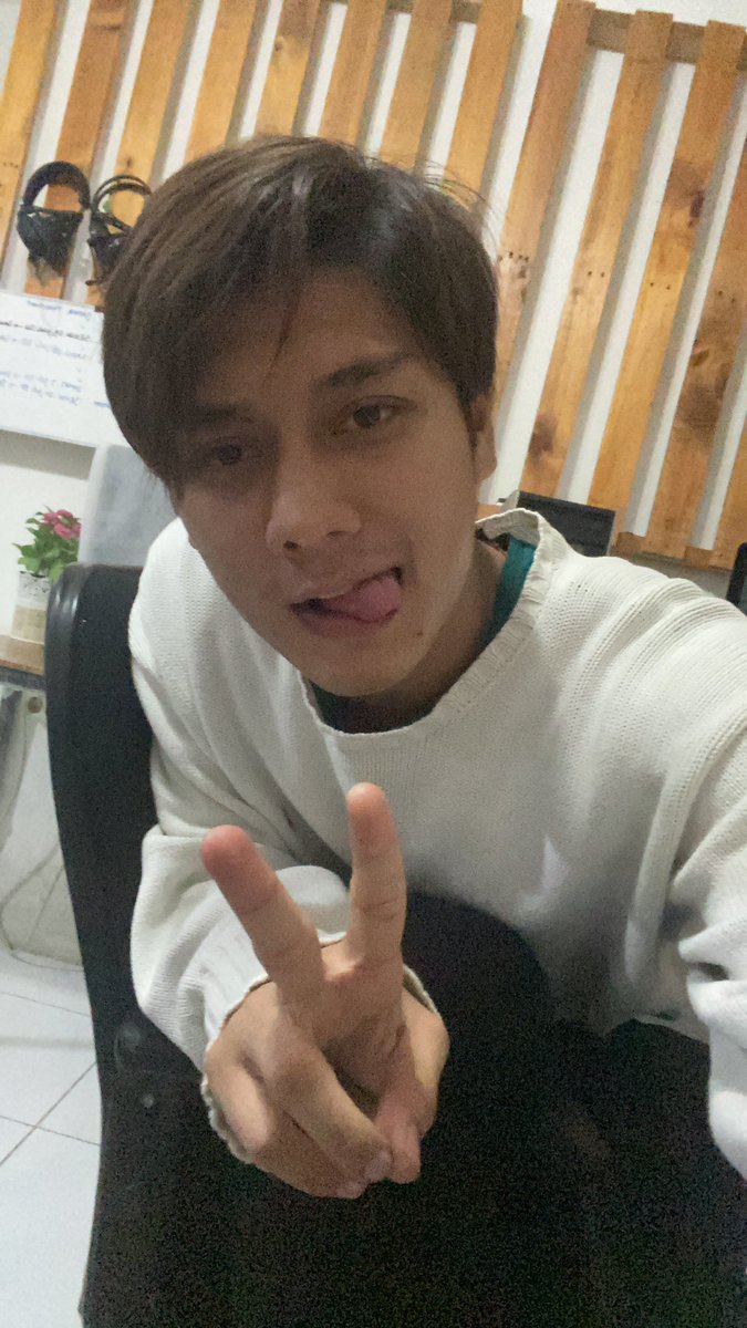 Im Backkk !!!!!!!! 🤪 #Anjay #UdaLupaMaenTwitter #AjarinDongHAHA