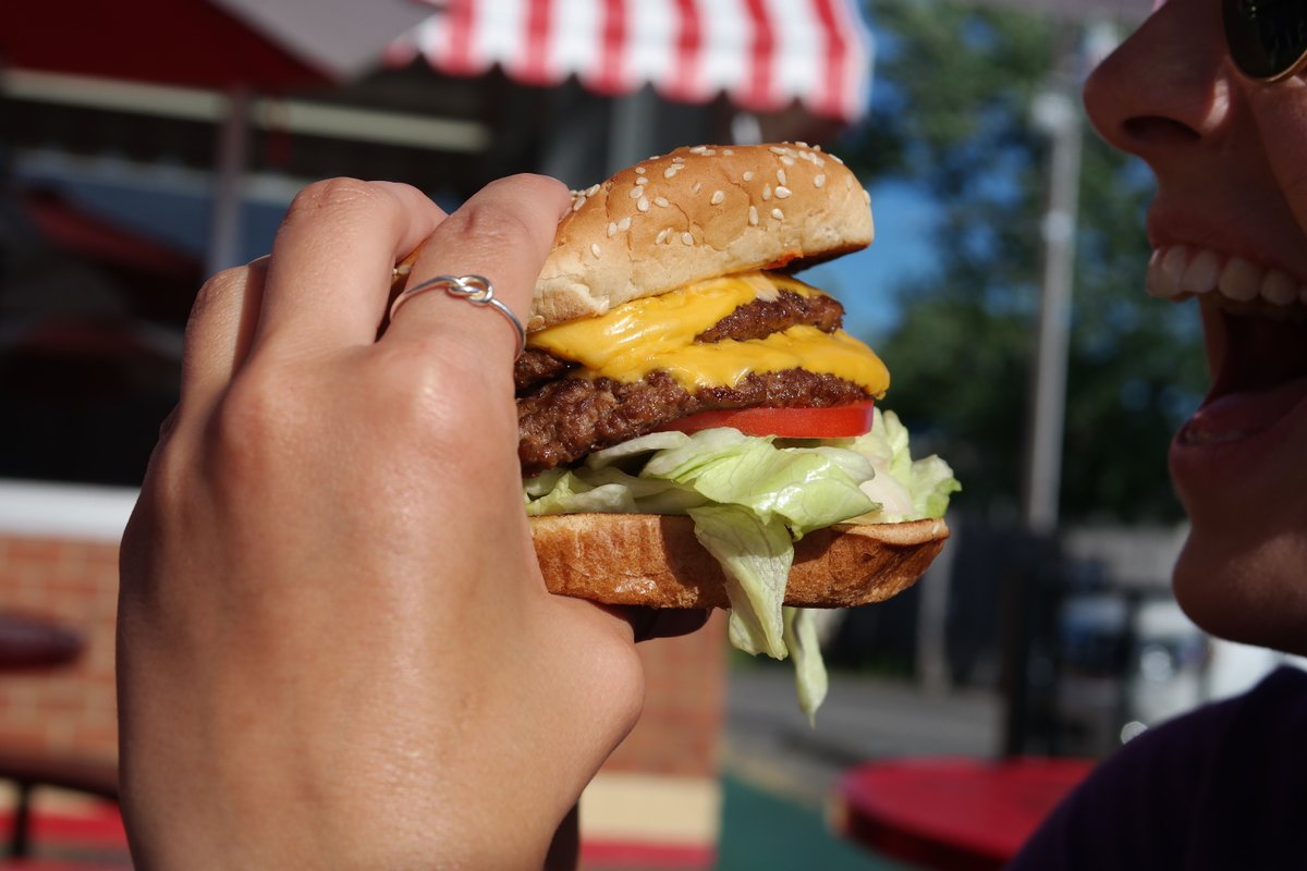 Zack’s Hamburgers owner: Support your favorite Charlotte businesses during COVID-19. bit.ly/31nMZWI #CLT5 🖋/📸: <a href="/cool_jennings/">Jennings Cool</a>