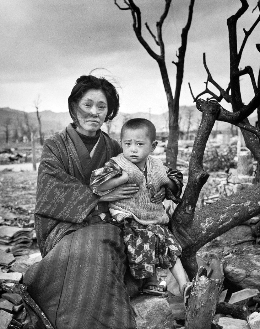 WWIIpix's tweet photo. "When I asked the woman if I could take her picture, she bowed deeply and posed for me. Her expression was one of bewilderment, anguish, and resignation."

Photographer Alfred Eisenstaedt, Hiroshima, December 1945. #WW2 https://t.co/Hgp3zP27kG