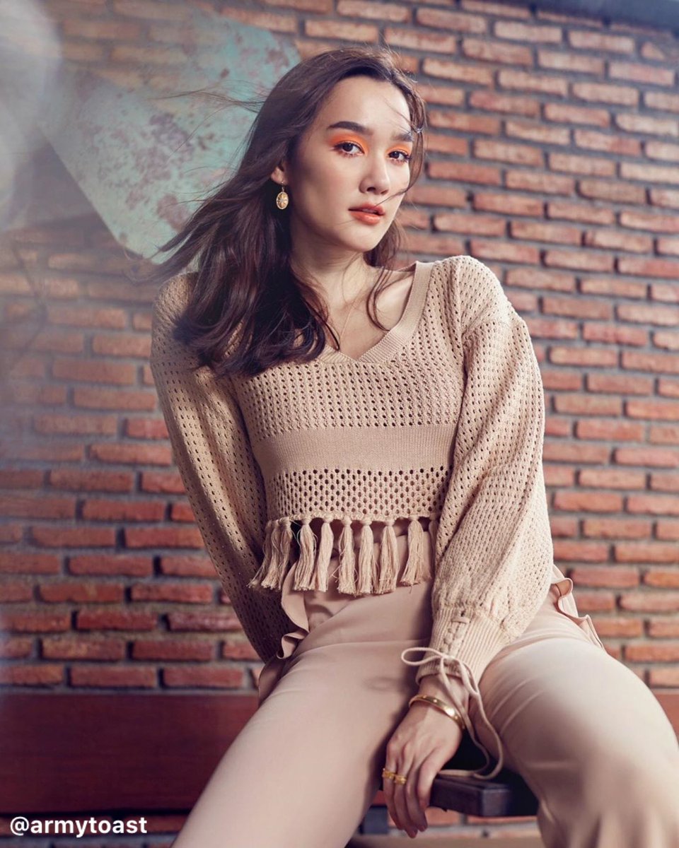 jarlifestory's tweet photo. #เดียร์น่า
#เดียร์น่าฟลีโป
#Dianaflipo
#DearDaisy
สวยทุกสไตล์ 😊❤️
cr. ig armytoast https://t.co/KTBt0DHCPe