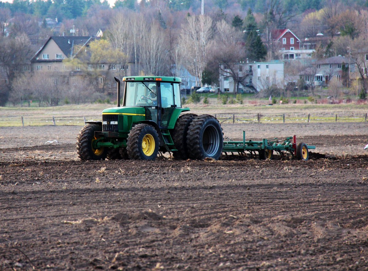 Mapleholme's tweet photo. #FarmworkerAppreciationDay https://t.co/LyZCfNMf3p