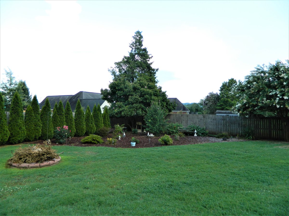 OPEN HOUSE this Sunday, August 9th from 2pm--4pm.  Beautiful Home w/a POOL!  FREE GIVEAWAYs!  4 Bedroom, 2.5 Bath home w/over 2,000 sq ft. with an Amazing back yard!  Register below to reserve your spot:

eventbrite.com/e/open-house-1…