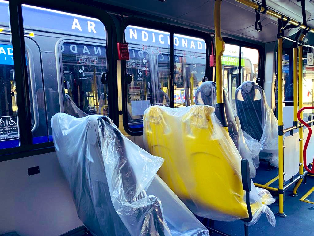 viacaoideal's tweet photo. Recebemos ontem 7 novos ônibus urbanos 0 KM (de um total de 10) que haviam sido encomendados no início deste ano, ainda antes da pandemia. Estes veículos passarão agora pela revisão de entrega e, após vistoria da SMTR, irão complementar nossa frota nesta retomada. #VamosSuperar https://t.co/AvXNmJ2Zkm