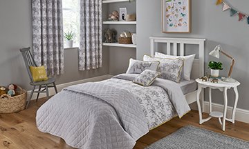 DIARYdirectory's tweet photo. Samantha Faiers launches children's homeware brand Little Knightley https://t.co/hbkvj6Edlx @SamanthaFaiers https://t.co/3Wd9FDGMqL