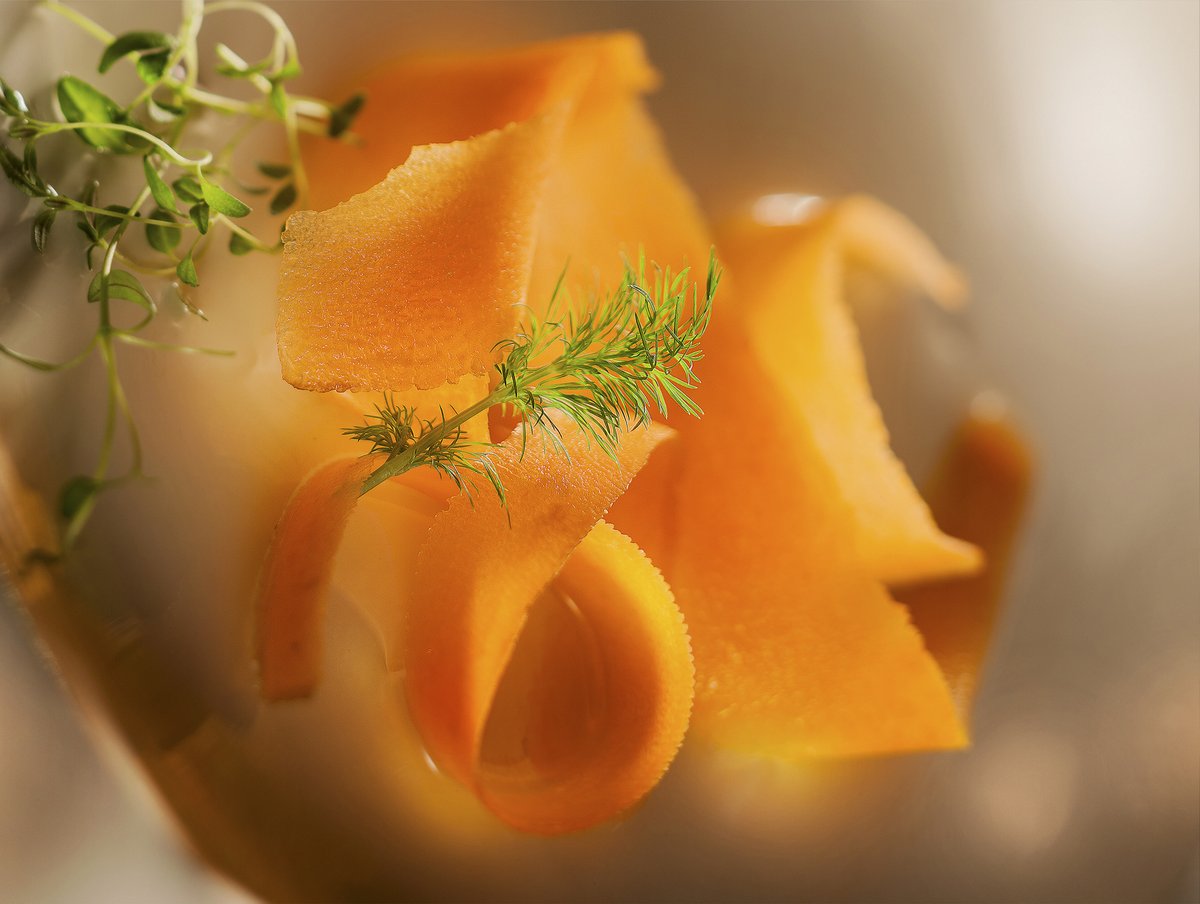 CanonNederland's tweet photo. Wil je je #foodphotography upgraden?🍰 De TS-E 90mm f/2.8L Macro is juist daarom niet weg te denken uit je @eschuy's kitbag:
https://t.co/sQxFADBSLV 👈 https://t.co/4izu6lDeAV