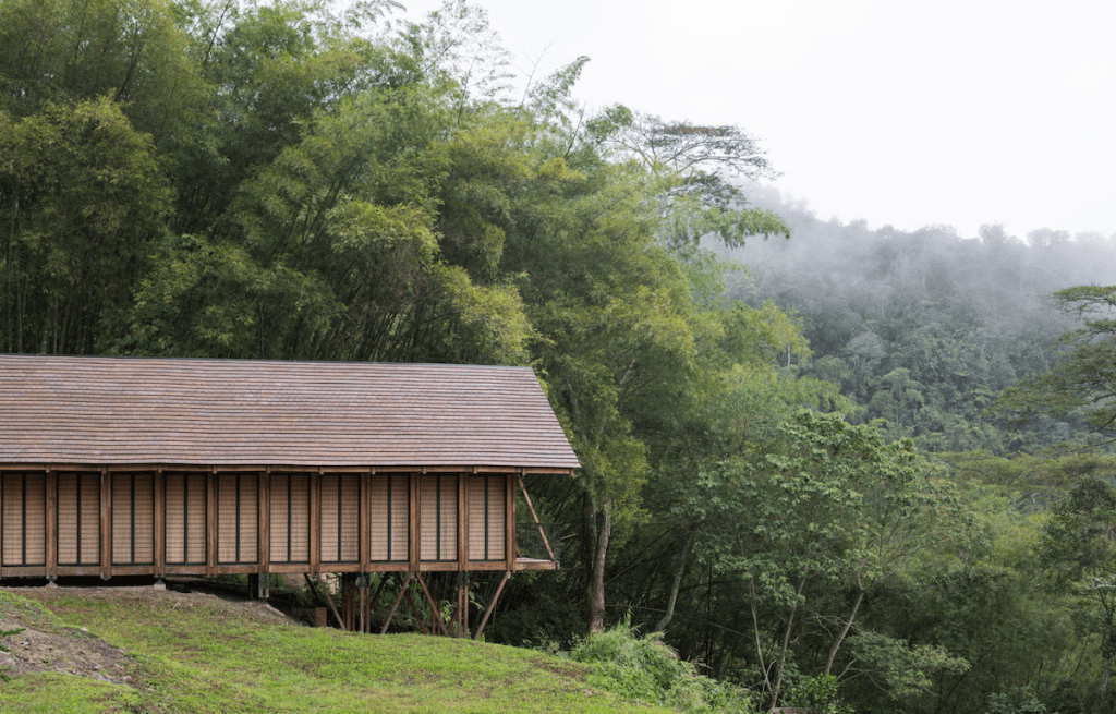 NUEVO en Arquine : Paisajes domésticos. Dos casas en Colombia |  ow.ly/6QEP50ARUH2