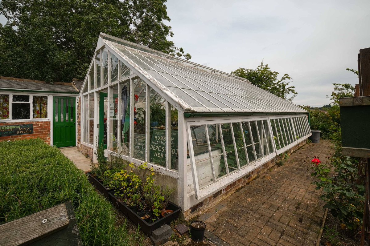 Does anyone have recommendations for a local painter/restorer to paint our glasshouse? Please email holly@staa-allotments.org.uk #Nottingham