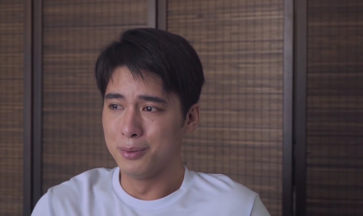 imlilyleo's tweet image. MICO, ANG HIRAP MAGPIGEL AT PILITIN ANG NARARAMDAMAN, RIGHT?#HelloStrangerEP7