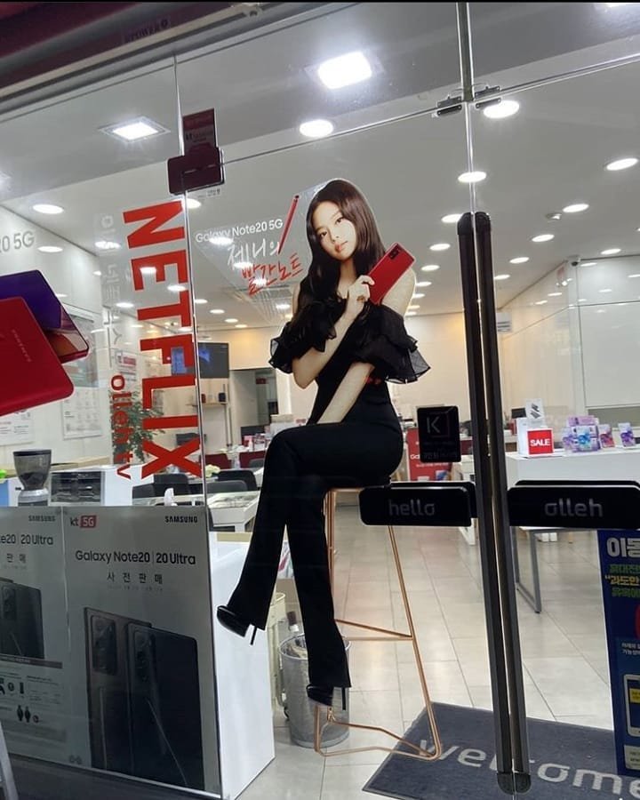 888Iwin's tweet photo. #JENNIE #JENNIExKTGALAXYNOTE #JENNIE_GalaxyNote20 #KTxJENNIERedNote #JennieRed #JennieStyle https://t.co/lWUOk0MsB1