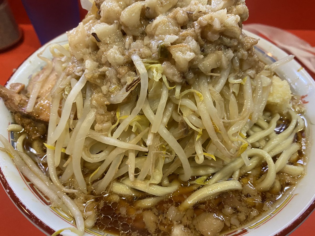 LEABLAST's tweet image. 話題のデカ盛り笑

スタジオでRaise My Swordを叩いた後は何食べても実質カロリーゼロ理論を提唱したい。

次回は麺大盛りで行こう！