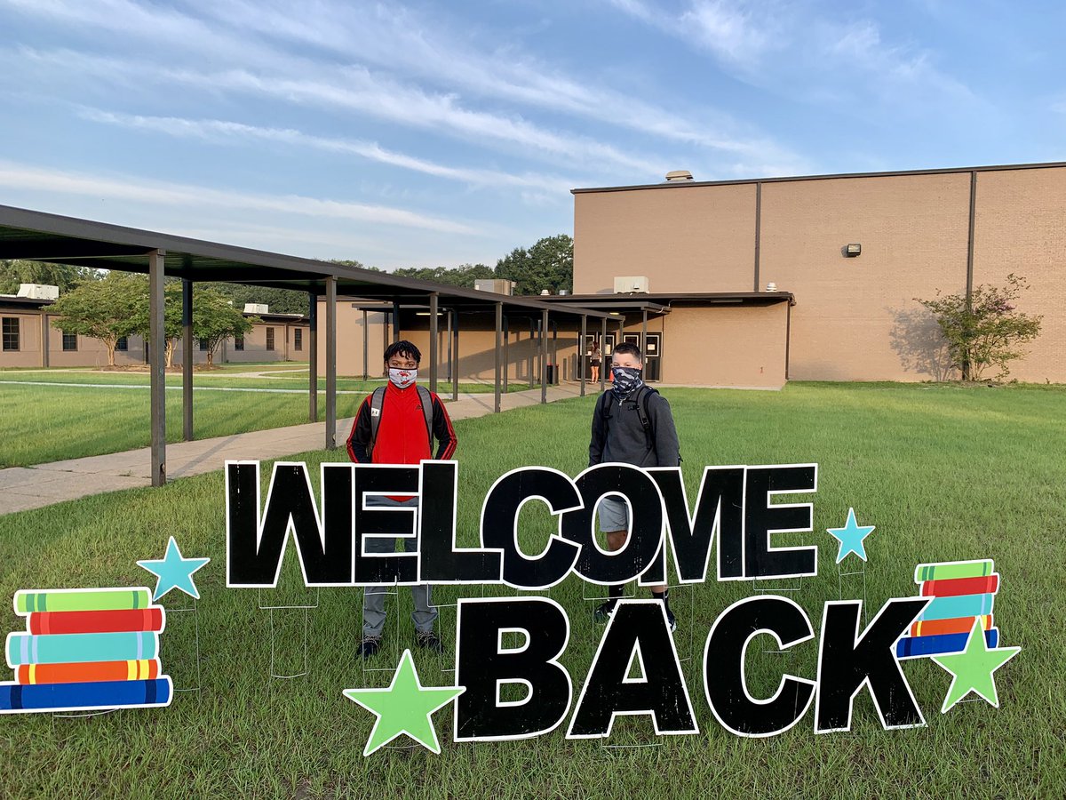 MrsDonnaHughes's tweet photo. Excited to welcome back students @SaralandMiddle @SaralandSchools! Under all these masks are lots of Spartan smiles. https://t.co/xuCaWF7Qgk