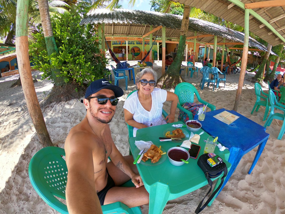 ChicoAmaral's tweet photo. Rolê pro cutelo com a futura sogra se alguém #Cotijuba #Cutelo #Belém #GoPro https://t.co/511DsfNURs