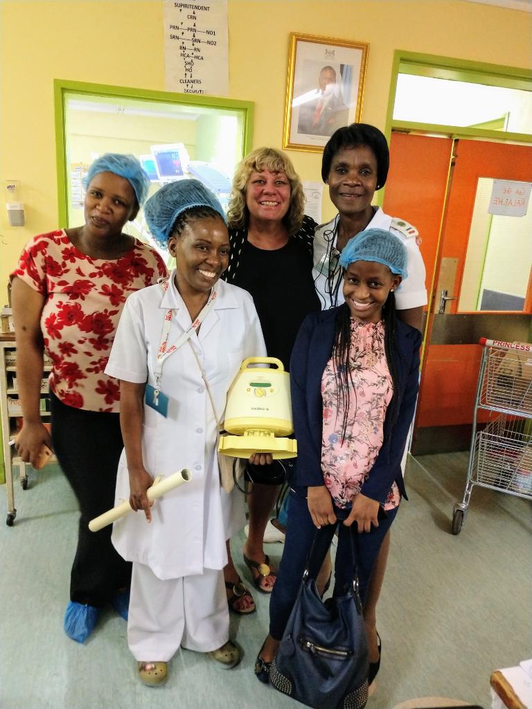 ChildrensPhila's tweet photo. #TBT in honor of #WorldBreastfeedingWeek, here is Dr. Diane Spatz in #Botswana with the first mom in this unit to ever have a normal milk supply after being introduced to a hospital-grade pump and #breastfeeding education. #globalmed #lactation https://t.co/9om9P22CBt