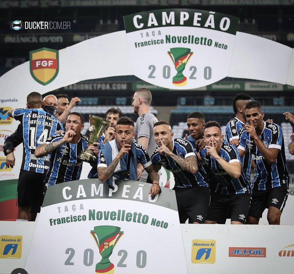 97mhenrique's tweet photo. 1 minuto de silêncioooo, shiiiiii 🤫🤫🤫🤫🤫🤫 https://t.co/5N9kGyNHGx