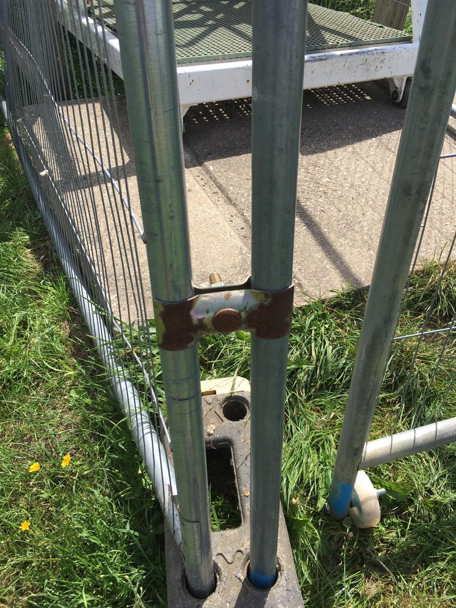 Ang_WaterwaysEA's tweet photo. Cases of fencing damaged at #WiggenhallVisitorMooring on the #ReliefChannel, #RiverGreatOuse an @EnvAgencyAnglia #waterway. Gate was also left unlocked at #StowbridgeVisitorMooring. Please ensure gates are locked & report any other issues to EA on 0800 80 70 60 at any time. Thanx https://t.co/Qka7tmSpUV