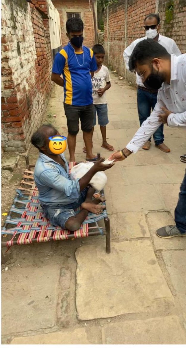 ImranAn81317377's tweet photo. #day123 #roshnikushaljaiswal #congresskisipahi #muhim #divyang #vidhwa ki aarthik madad #rashankit distribution #aage bhi ye madad jaari rahegi #humsabekhain https://t.co/J9O9bpySng
