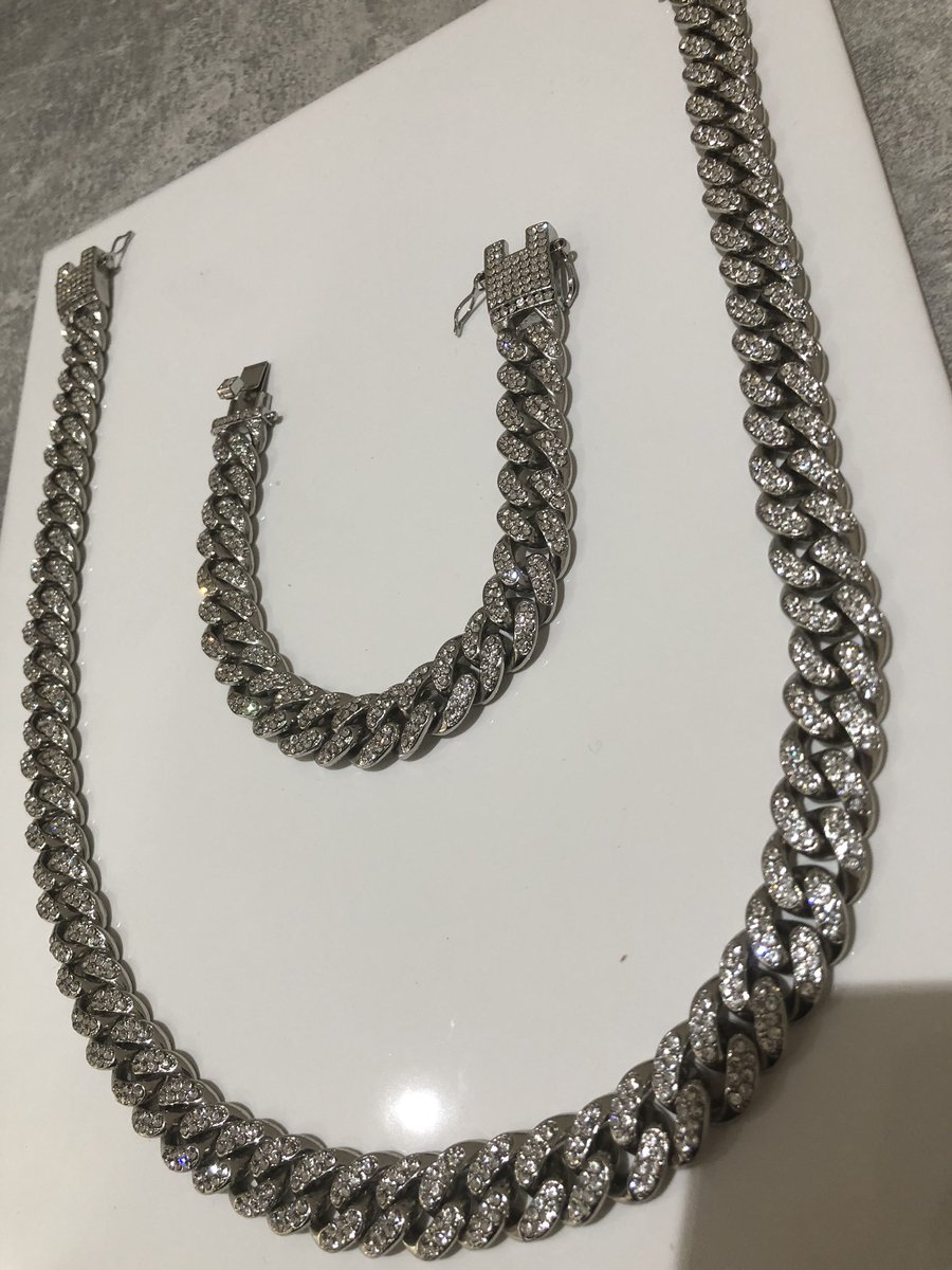 The Cuban Link Necklace is now up and in stock on our website! Check it out on shoplucidum.co.uk 

#diamond #chain #ice #jewelry #jewellery #cubiczirconia #billie #billieeilish #crystals #silver #gold #rosegold #lucidum #shoplucidum #tennischain #rings #cubanlink #female