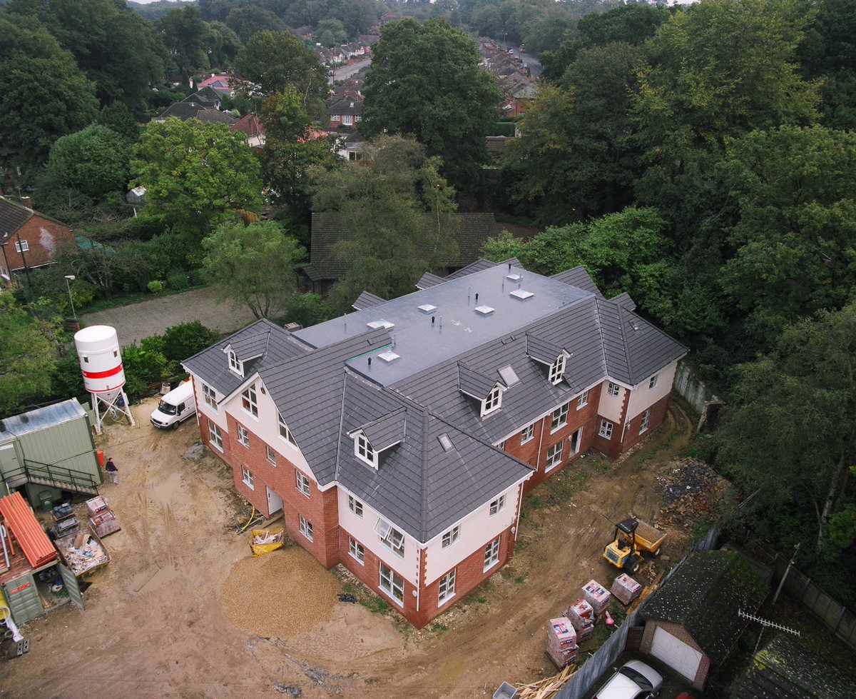 icb_uk's tweet photo. #throwbackthursday - Somerset Avenue, Southampton, 2006... timeless design with a durable single ply membrane meant to last!

#Evalon #tbt #singleply #roofing #design #architecture #residential https://t.co/Ss9hb4CVEb