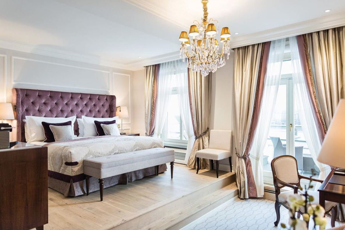 FairmontHotels's tweet photo. Congratulations are in order for Fairmont Hotel Vier Jahreszeiten Hamburg, who have been recognized as the best city hotel in Europe by @BILANZ Magazine. https://t.co/a3NzXEFrs8