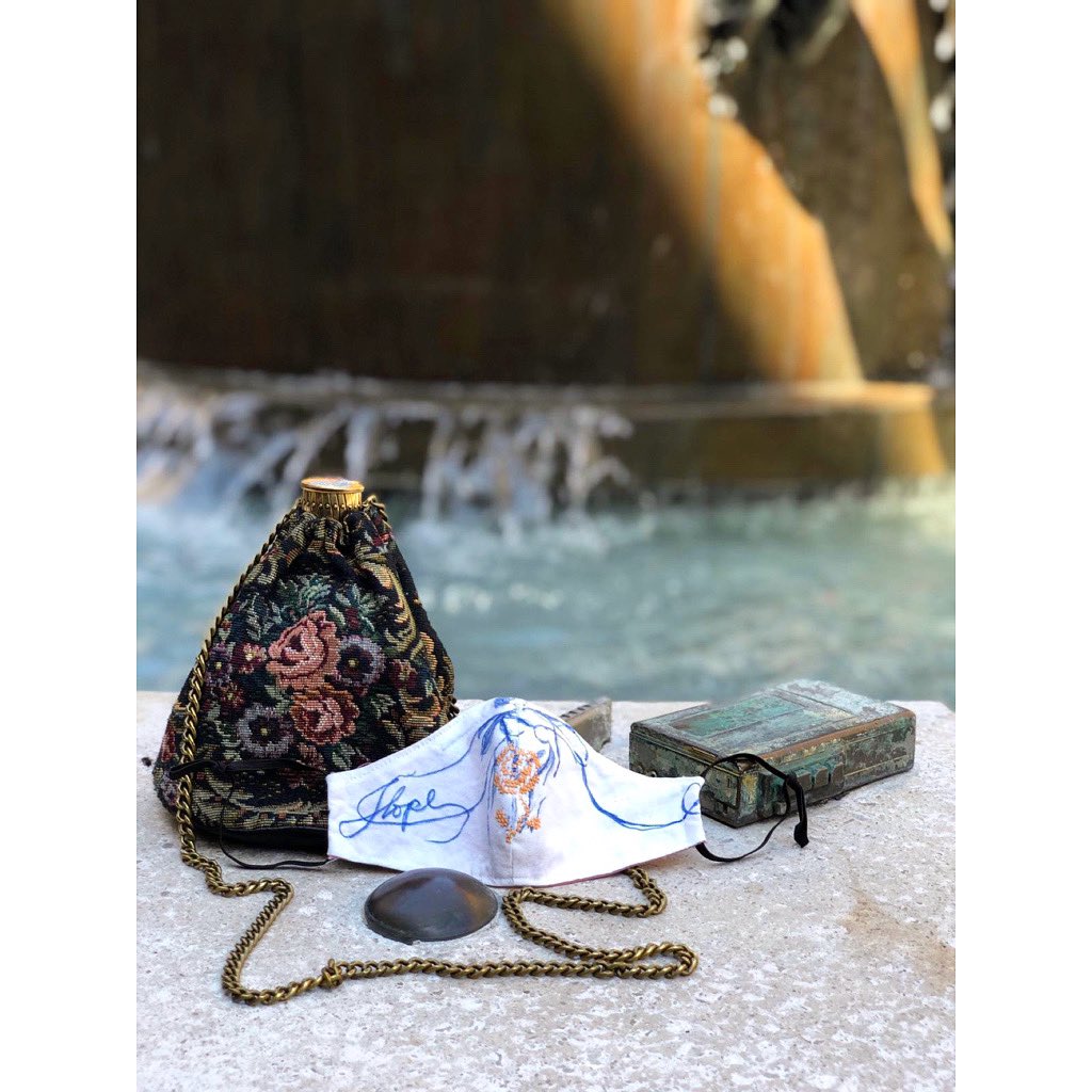 delaevalondon's tweet photo. Art, Life, Hope &amp; Music 💙
DELA ÉVA #BucketBag 
#Hope Handmade (Hand-#painted &amp; hand-#embroidery) #Facemask 
#vogueHope https://t.co/RMQMdSS6ol