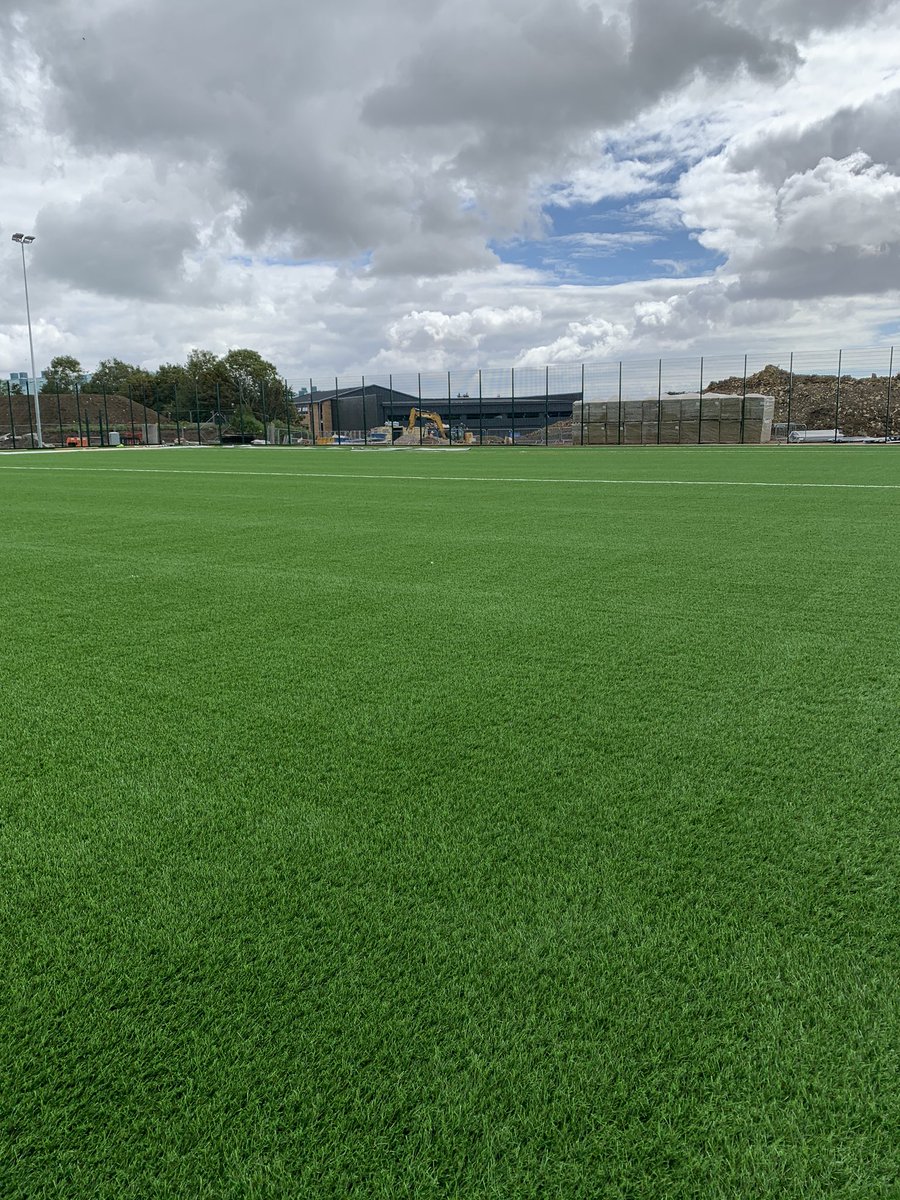 Pitch at <a href="/YGBroMorgannwg/">Ysgol Y Fro-Uwchradd</a> now green, lined and ready to recieve it's infill @isglimited <a href="/VOGCouncil/">Vale Council 🏴󠁧󠁢󠁷󠁬󠁳󠁿🇺🇦</a>
