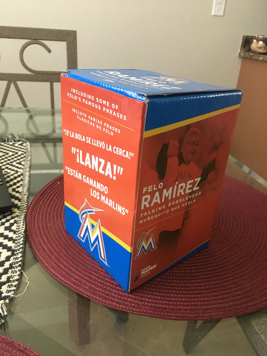 AleLeal12345678's tweet photo. Miren lo que consiguiò mi hija en un gabinete (ultima mudanza) #Feloramirez bobblehead @yikyquintana @ELBETOFERREIRO @joselnapoles https://t.co/6Xp3nsk0eG