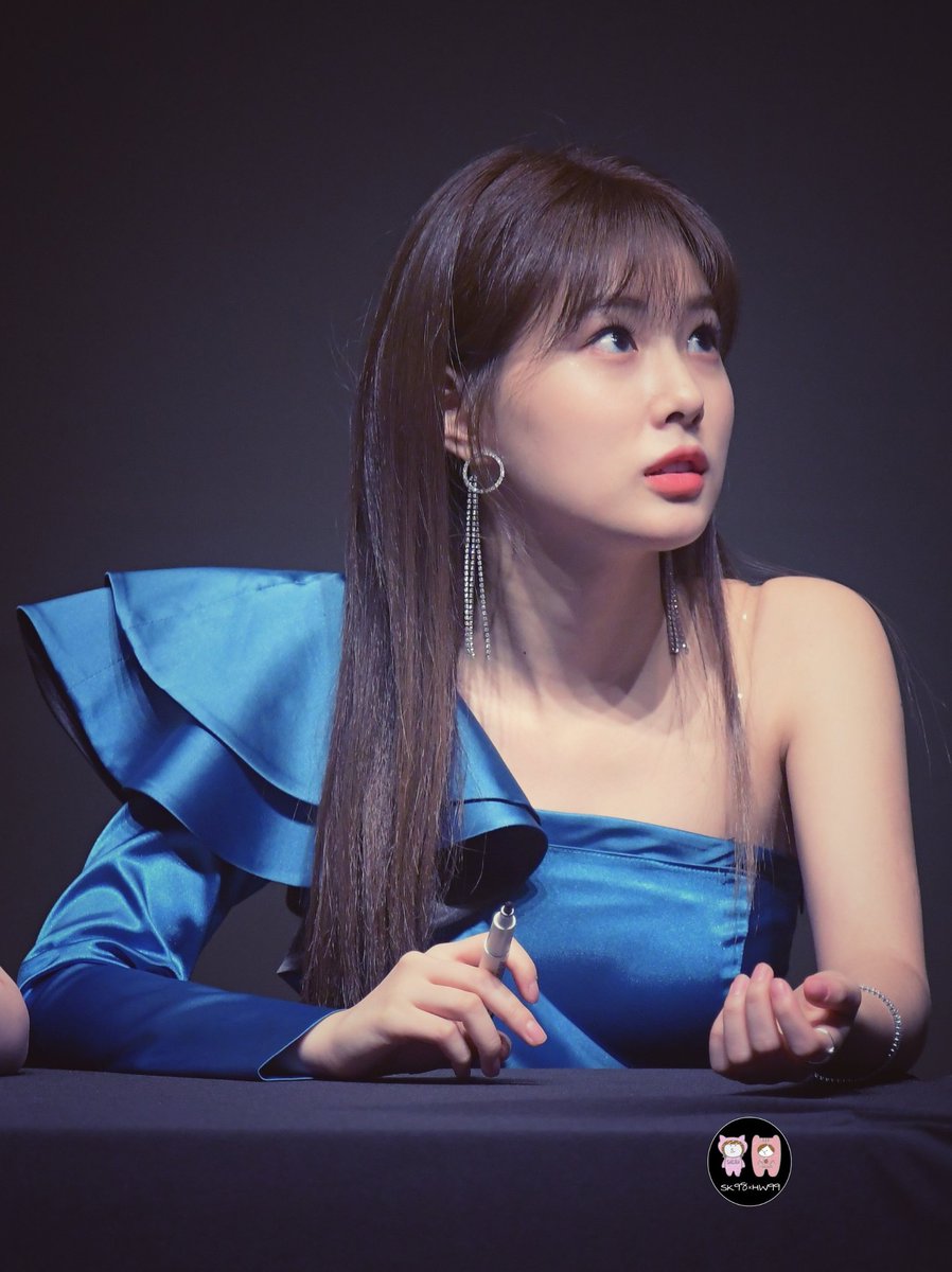 200221 Fansign 
❣️❣️❣️❣️
#KangHyeWon #강혜원 #HyeWon #혜원 #ヘウォン #IZONE #아이즈원