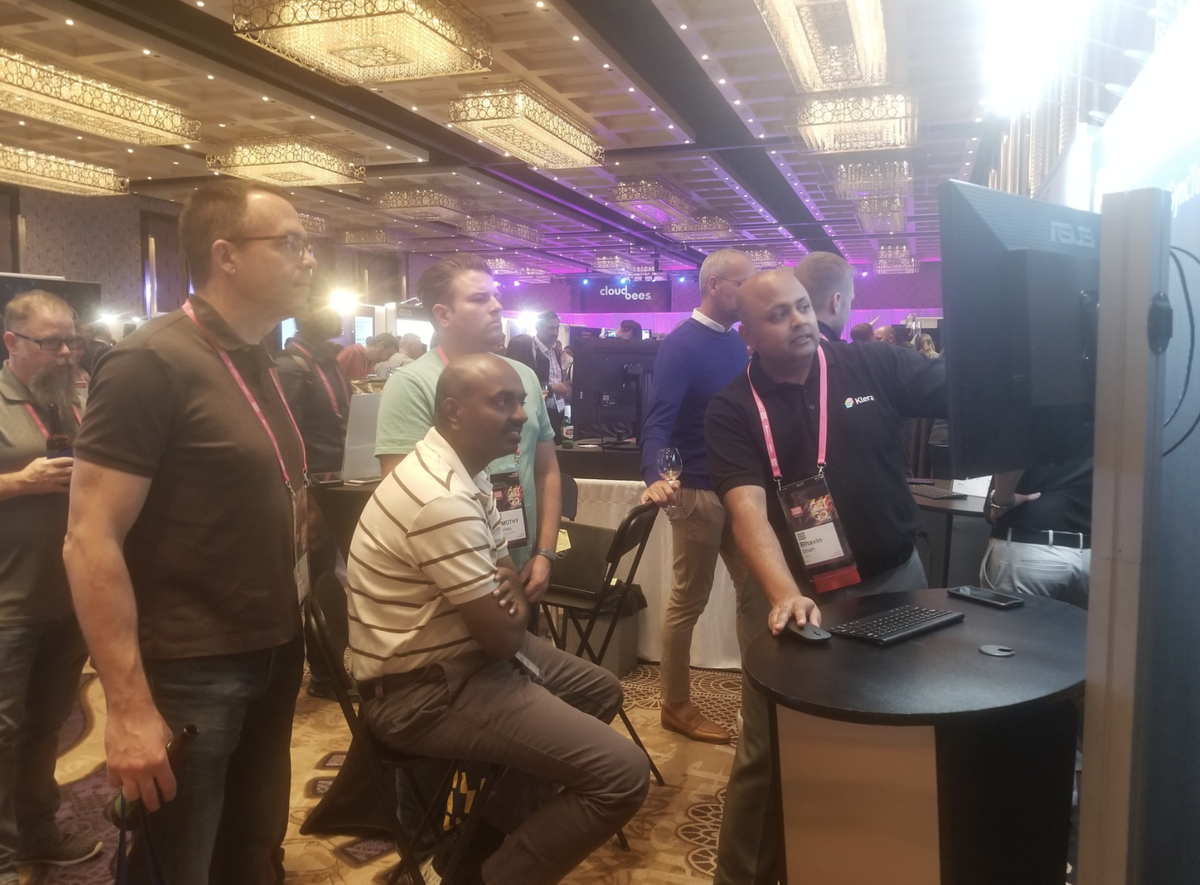 Klera_io's tweet photo. #TBT to #DevOpsEnterpriseSummit where we encountered lively conversations face-to-face! @nivahb123 @ITRevDOES #Connectingthedots #Agile #Demo #Virtual https://t.co/n2jnBEDwWc