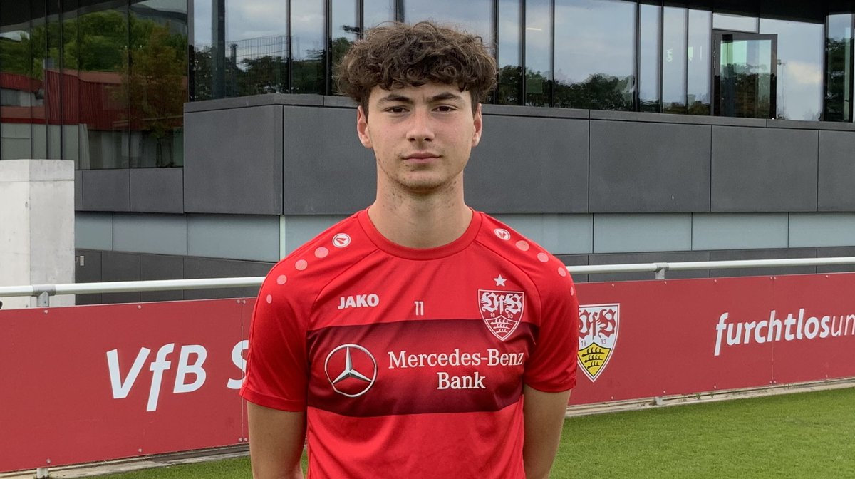jungundwild's tweet photo. Mit dem 17-jährigen Torhüter Kilian Scharner (AKA St. Pölten) und dem 16-jährigen Mittelfeldspieler Mehmet Sahin (SV Hall) haben sich zwei umworbene österreichische Junioren-Nationalspieler für den VfB entschieden. Beide haben einen langfristigen Vertrag unterschrieben.
#VfBU19 https://t.co/x4GfpAx00g