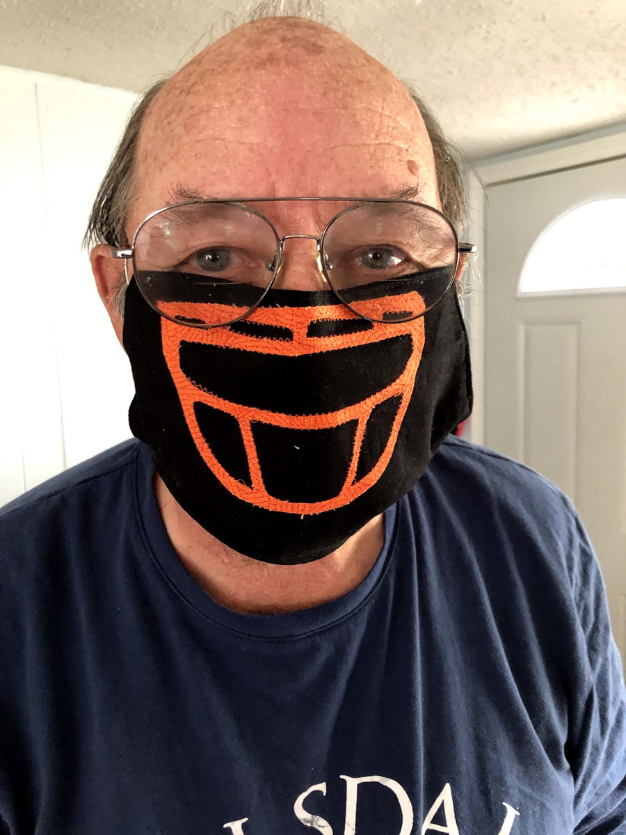 AndyLosik72's tweet photo. @jimcramer My old man's been coaching football for 40 years. What else would an old ball coach wear? https://t.co/oP8ZieOhX6
