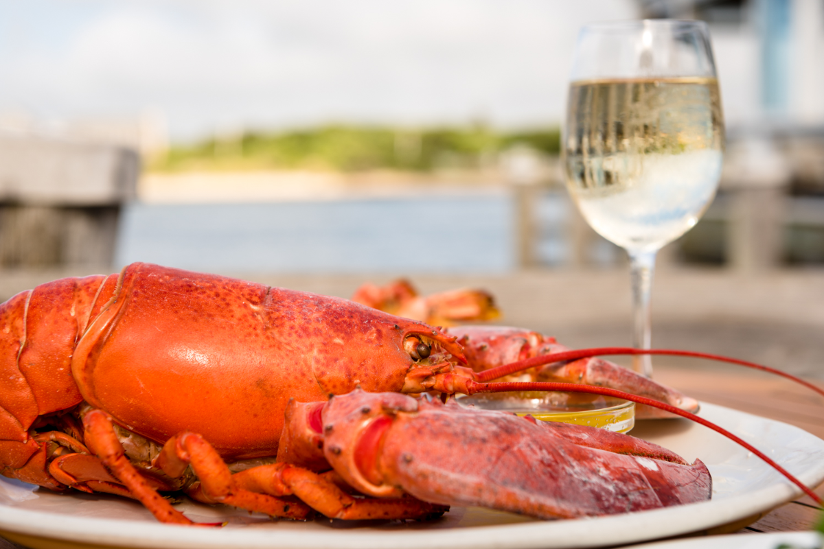 Gosmansdock's tweet photo. Whether you want to enjoy at home or enjoy with us, the choice is yours. We offer both takeout and dine-in! https://t.co/nlNu8PwxtL